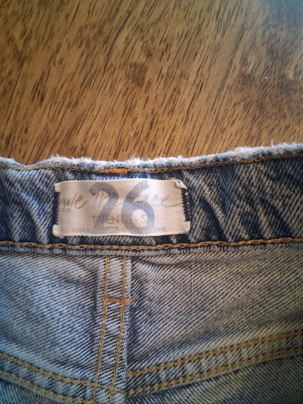 We The Free Distressed Light Wash Cropped Mom Jean 26 - Picture 4 of 5